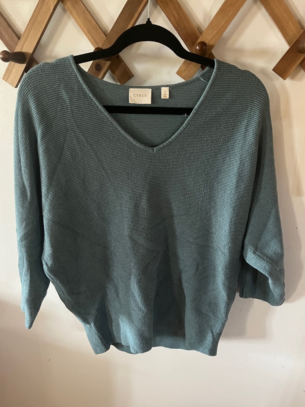Cyrus Women's V-Neck Sweater in Teal Blue